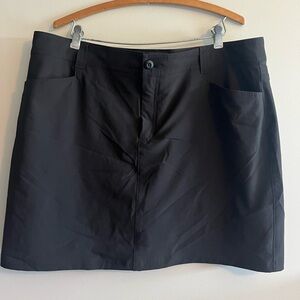 Eddie Bauer Black Adventure pocketed skort size 16